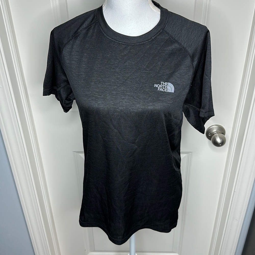 The North Face shirt size small